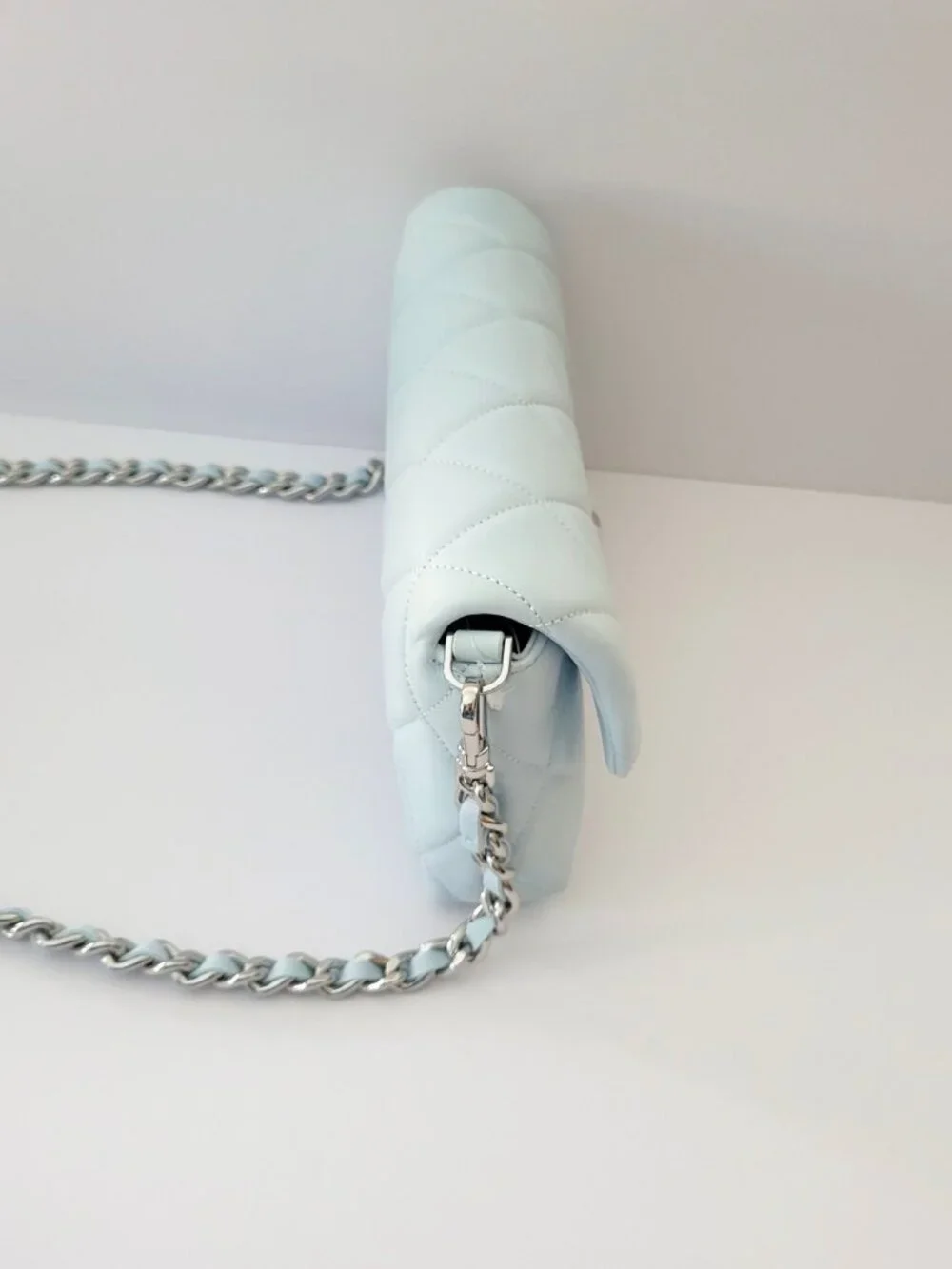 Kate Spade KM531 Carey Smooth Quilted Leather Mini Crossbody Chain Crisp Sky - Picture 5 of 7